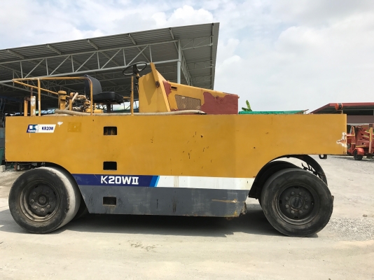 ขายรถบดล้อยาง10ตันKAWASAKIรุ่นKR20Wนำเข้าญี่ปุ่น ไม่เคยใช้งานในไทยมีเอกสารพร้อม เครื่องอีซูซุ6สูบสภาพดีพร้อมใช้งาน มีให้เลือกหลายคัน ขายถูกๆ