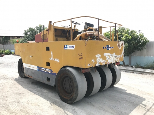 ขายรถบดล้อยาง10ตันKAWASAKIรุ่นKR20Wนำเข้าญี่ปุ่น ไม่เคยใช้งานในไทยมีเอกสารพร้อม เครื่องอีซูซุ6สูบสภาพดีพร้อมใช้งาน มีให้เลือกหลายคัน ขายถูกๆ