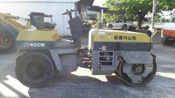 รถบด 4 ตัน Komatsu JV40CW-2A เก่าญี่ปุ่น