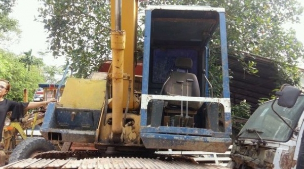 ขาย!! &gt;&gt;&gt; Komatsu PC60 รุ่น 5 &lt;&lt;&lt; เบอร์ติดต่อ 098-7155789