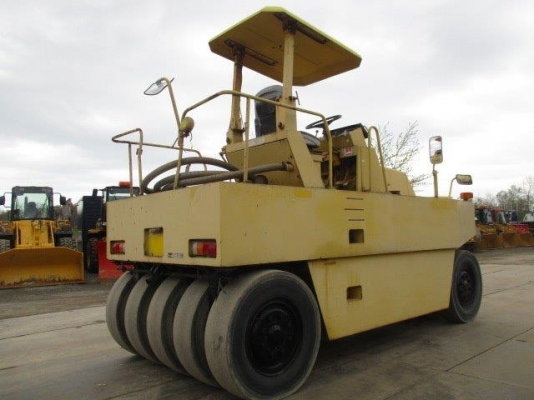 รถขุด 3 ตัน KOMATSU PC30MR-2 มือสองญี่ปุ่น