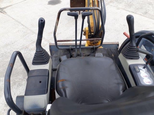 รถขุด 3 ตัน KOMATSU PC30MR-2 มือสองญี่ปุ่น