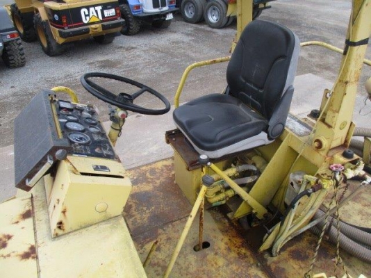 รถขุด 3 ตัน KOMATSU PC30MR-2 มือสองญี่ปุ่น