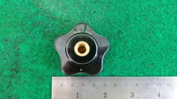 ลูกบิดดาว elesa