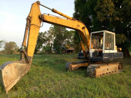 ขายคู่ 600,000 บาท   KOMATSU PC100-3 ราคา 295,000 บาท เครื่อง 6D14 ดี ปั้มแรง โช่หนา เอกสารเล่มทะเบียน  ISUZU JCM 1 เพลา 365,000 บาท เครื่อง 6BD1-165 แรง หัวบาง ยางดี คัสชีสวย  พวงมาลัยเพาเวอร์ เอกสารเล่มทะเบียน  รถอยู่ จ.อุบลราชธานี โทร&amp;ไอดีไลน์ 0610