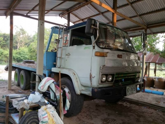 ขายคู่ 600,000 บาท   KOMATSU PC100-3 ราคา 295,000 บาท เครื่อง 6D14 ดี ปั้มแรง โช่หนา เอกสารเล่มทะเบียน  ISUZU JCM 1 เพลา 365,000 บาท เครื่อง 6BD1-165 แรง หัวบาง ยางดี คัสชีสวย  พวงมาลัยเพาเวอร์ เอกสารเล่มทะเบียน  รถอยู่ จ.อุบลราชธานี โทร&amp;ไอดีไลน์ 0610