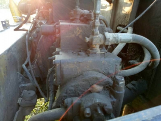 ขายคู่ 600,000 บาท   KOMATSU PC100-3 ราคา 295,000 บาท เครื่อง 6D14 ดี ปั้มแรง โช่หนา เอกสารเล่มทะเบียน  ISUZU JCM 1 เพลา 365,000 บาท เครื่อง 6BD1-165 แรง หัวบาง ยางดี คัสชีสวย  พวงมาลัยเพาเวอร์ เอกสารเล่มทะเบียน  รถอยู่ จ.อุบลราชธานี โทร&amp;ไอดีไลน์ 0610