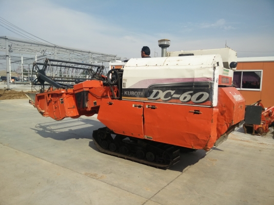 รถเกี่ยวนวดข้าว Kubota DC60 รถสภาพดีราคาถูกอย่างนี้มีที่ไหน รีบตัดสินใตกันครับ