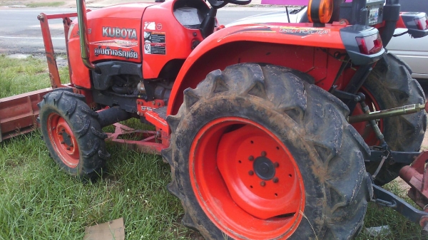 รถไถ 36 แรงปี  53 อุปกร 2 อย่าง   ซ. ม  1400   นิด ฯฯ มือ ราคาเบาฯฯ  26000   บาท  วันทูคอล 098 668-3479 dtac 094 283-9369 สิทธิ์ คับ