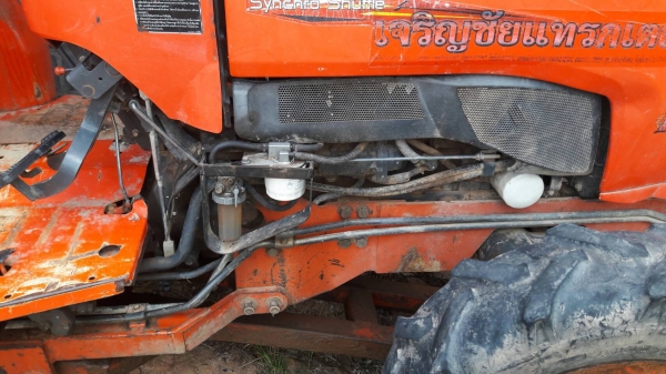 รถไถ 47  รถไถ 47 แรงอุปกร 2 ชิ้น  ( หลังคาไม่มี ) ขายตามสภาพ คับ     รถปี 53    ช.ม 2800  นิดฯฯ  พร้อมลุยงาน ราคาเบา ฯ   300000 บาท ทะเบียนพร้อม  ดูรถ จ .ศรีสะเกษ    วันทูคอล 098 668-3479 dtac 094 283-9369 สิทธิ์ คับ