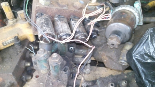 ขายสลีนอย์ใต้เก๋ง รถแมคโค SK-200-5 สภาพสวยมีทั้ง ซุบเปอร์ และธรรมดาขายไม่แพงครับ