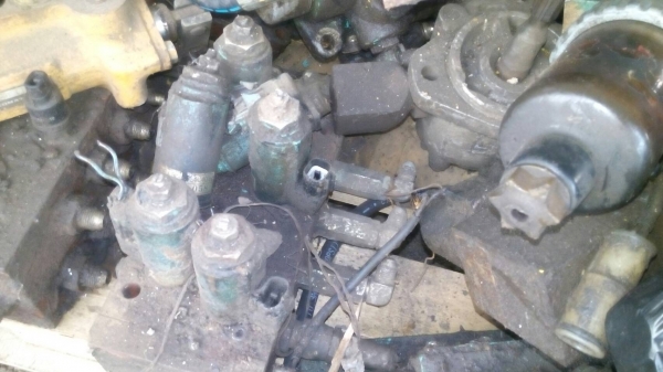 ขายสลีนอย์ใต้เก๋ง รถแมคโค SK-200-5 สภาพสวยมีทั้ง ซุบเปอร์ และธรรมดาขายไม่แพงครับ