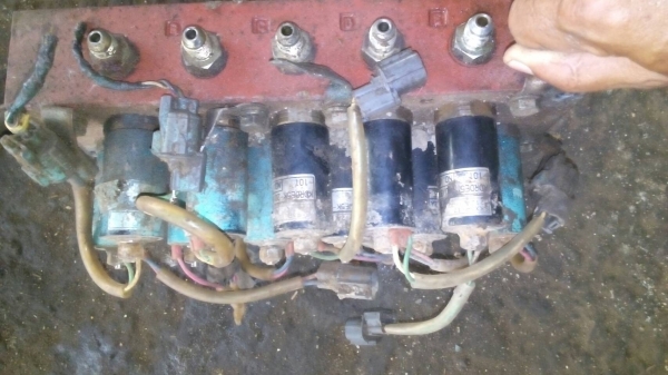 ขายสลีนอย์ใต้เก๋ง รถแมคโค SK-200-5 สภาพสวยมีทั้ง ซุบเปอร์ และธรรมดาขายไม่แพงครับ