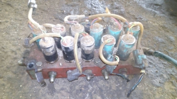 ขายสลีนอย์ใต้เก๋ง รถแมคโค SK-200-5 สภาพสวยมีทั้ง ซุบเปอร์ และธรรมดาขายไม่แพงครับ