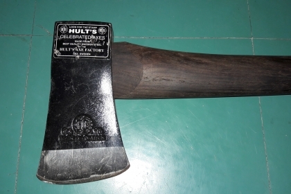 ขายขวานเสือ1 1/4 ปอน HULT'S CELEBRATED AXES. MADE IN SWEDEN.