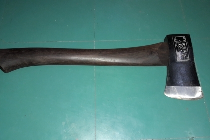 ขายขวานเสือ1 1/4 ปอน HULT'S CELEBRATED AXES. MADE IN SWEDEN.