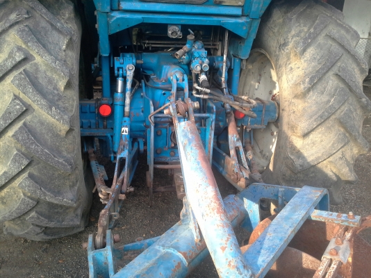 ขายฟอดร์ 8210 สองเพาคาราโร่ 10 นอต 110 แรงแอร์เย็นดันหน้าหางเจ็ด เล่มทะเบียน