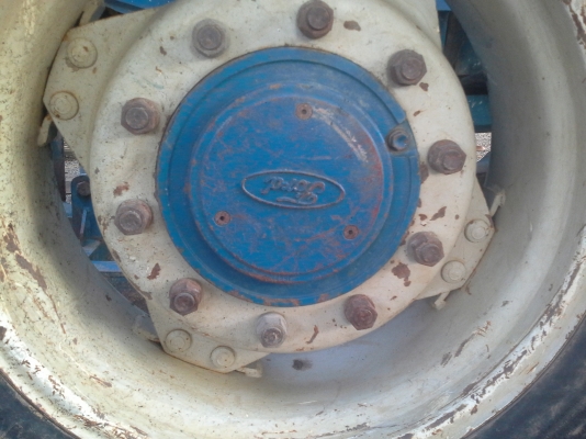 ขายฟอดร์ 8210 สองเพาคาราโร่ 10 นอต 110 แรงแอร์เย็นดันหน้าหางเจ็ด เล่มทะเบียน