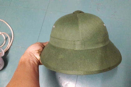 ขายหมวกเวียดกงใหม่เก่าเก็บหลายสิบปีใบใหญ่สวยงาม