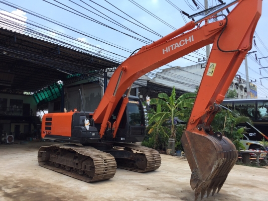 HITASHI 200 ZS (5G).ใช้งาน5000ช.มรุ่นล่าสุดมีกล้องหลัง เอกสารชุดจด เจ้าของขายเอง