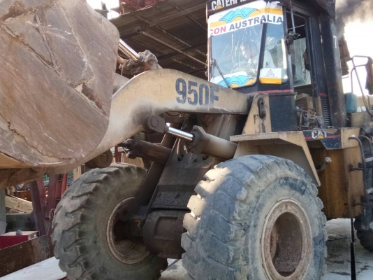 ขายรถตัก CAT 950F เครื่อง MITSU TURBO ขายรถตัก CAT 950F เครื่อง MITSU TURBO