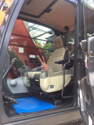 HITACHI ZAXIS 200-5G ตัวใหม่ล่าสุด  5,xxx ชั่วโมง รถสวย พร้อมใช้งาน  ราคา 2,300,000 บาท สนใจติดต่อ 089-0854790 ค่ะ