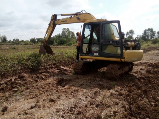 ขาย รถขุดแบคโฮ KOMARSU PC60รุ่น 7 สภาพดี เอกสารอินวอย ราคา 535,000 สนใจ 0835601591 หรือ 0903494058