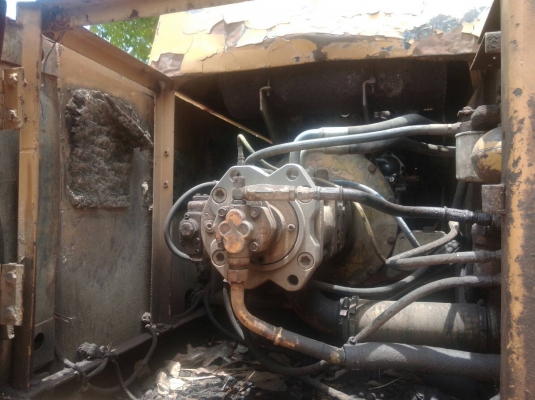 ขายรถขุด แบคโฮ KOBELCO SK 200 มาร์คทรู รถสมบูรณ์มาก เอกสารอินวอย ราคา 460,000 สนใจ 0835601591 หรือ 0903494058