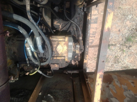 ขายรถขุด แบคโฮ KOBELCO SK 200 มาร์คทรู รถสมบูรณ์มาก เอกสารอินวอย ราคา 460,000 สนใจ 0835601591 หรือ 0903494058