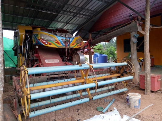 ขายรถเกี่ยวข้าวพร้อมรถเทเลอร์