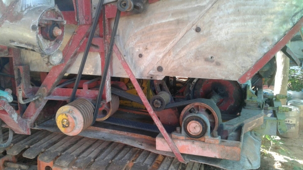 ขายรถเกี่ยวข้าวพร้อมรถเทเลอร์