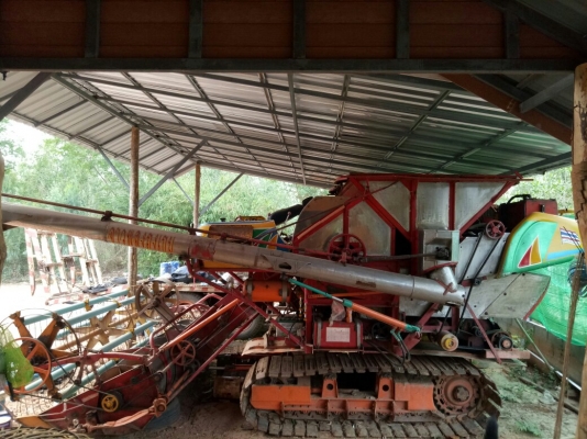 ขายรถเกี่ยวข้าวพร้อมรถเทเลอร์