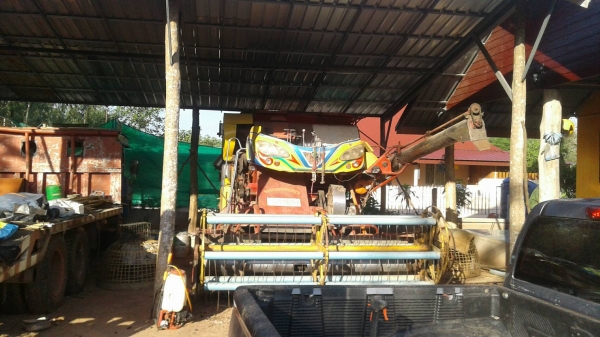 ขายรถเกี่ยวข้าวพร้อมรถเทเลอร์