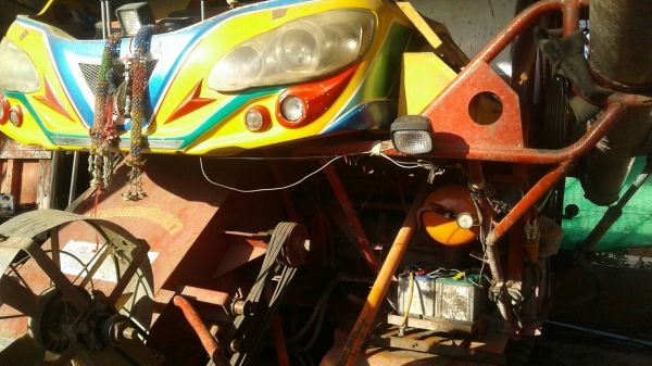 ขายรถเกี่ยวข้าวพร้อมรถเทเลอร์