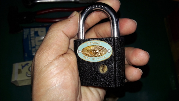 ขายแม่กุญแจตราเพชรระบบล็อก2ชั้นขนาดใหญ่ ใหม่เก่าเก็บ