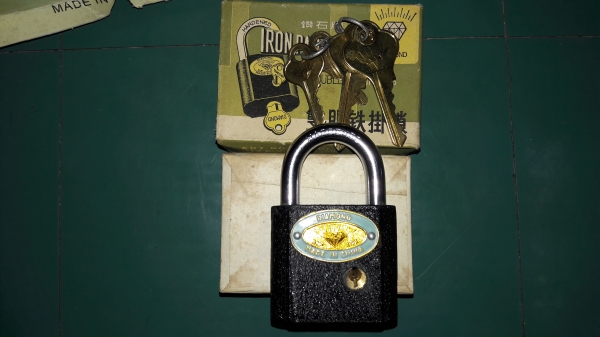 ขายแม่กุญแจตราเพชรระบบล็อก2ชั้นขนาดใหญ่ ใหม่เก่าเก็บ