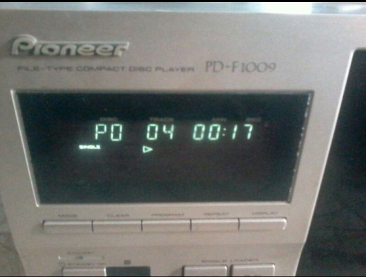 ขายเครื่องcd audio ของpioneer ใส่แผ่นได้300แผ่น ใช้งานได้ดีปรกติอ่านดี