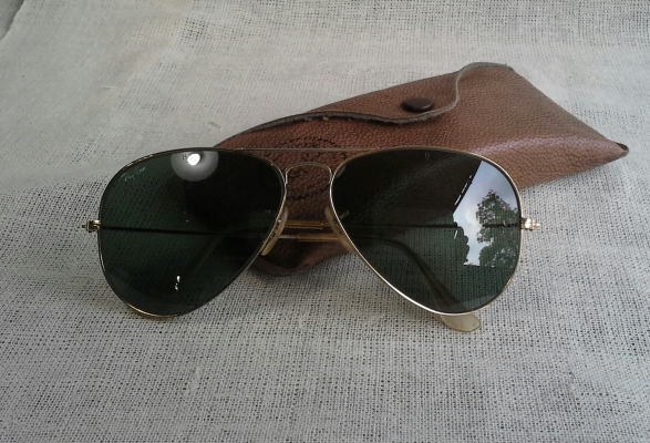 แว่นตาอเมริกันวินเทจ  เรย์-แบน ตัวแท้!  ราคานักเรียน (ภาคค่ำ)  Vintage RAY-BAN handmade in USA