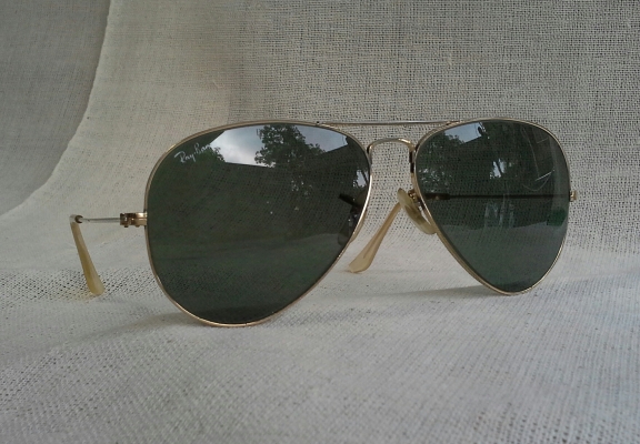 แว่นตาอเมริกันวินเทจ เรย์-แบน ตัวแท้! ราคานักเรียน (ภาคค่ำ) Vintage RAY-BAN handmade in USA แว่นตาอเมริกันวินเทจ เรย์-แบน ตัวแท้! ราคานักเรียน (ภาคค่ำ) Vintage RAY-BAN handmade in USA
