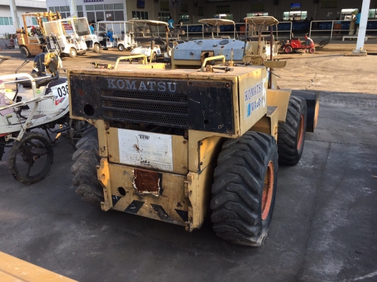 ขายรถตักเอวอ่อนKomatsu wa30 รถสวยนำเข้าจากญี่ปุ่นเกียมีเครื่องมีเอา/ปทำต่อคับไมมีเวลาทำคับ