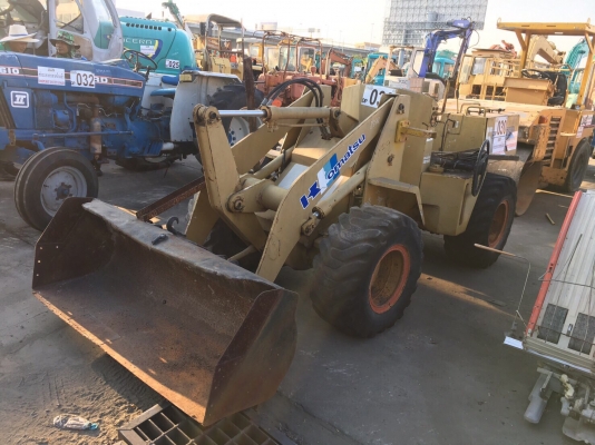ขายรถตักเอวอ่อนKomatsu wa30 รถสวยนำเข้าจากญี่ปุ่นเกียมีเครื่องมีเอา/ปทำต่อคับไมมีเวลาทำคับ