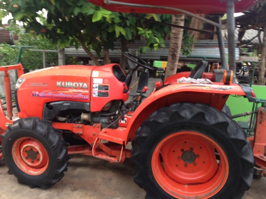 รถไถ 36 แรงปี  54 อุปกร 2 อย่าง   ซ. ม  700   นิด ฯฯ มือ ราคาเบาฯฯ  260000   บาท  วันทูคอล 098 668-3479 dtac 094 283-9369 สิทธิ์ คับ