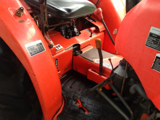 รถไถ 36 แรงปี  54 อุปกร 2 อย่าง   ซ. ม  700   นิด ฯฯ มือ ราคาเบาฯฯ  260000   บาท  วันทูคอล 098 668-3479 dtac 094 283-9369 สิทธิ์ คับ