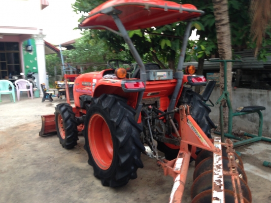 รถไถ 36 แรงปี  54 อุปกร 2 อย่าง   ซ. ม  700   นิด ฯฯ มือ ราคาเบาฯฯ  260000   บาท  วันทูคอล 098 668-3479 dtac 094 283-9369 สิทธิ์ คับ