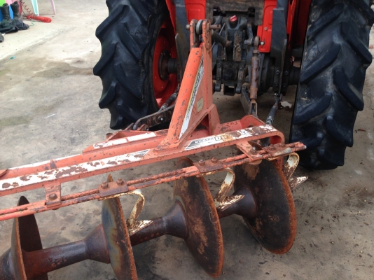 รถไถ 36 แรงปี  54 อุปกร 2 อย่าง   ซ. ม  700   นิด ฯฯ มือ ราคาเบาฯฯ  260000   บาท  วันทูคอล 098 668-3479 dtac 094 283-9369 สิทธิ์ คับ