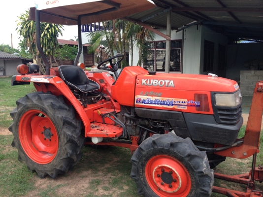 รถไถ 28 แรง เอกสารครบ   อุปกร 2 ชิ้น   ผานหน้ +ผานหลัง    พร้อมใช้ราคาเบา ฯฯฯ  140,000  บาท   วันทูคอล 098 668-3479 dtac 094 283-9369 สิทธิ์ คับ