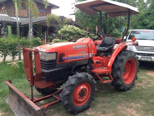 รถไถ 28 แรง เอกสารครบ   อุปกร 2 ชิ้น   ผานหน้ +ผานหลัง    พร้อมใช้ราคาเบา ฯฯฯ  140,000  บาท   วันทูคอล 098 668-3479 dtac 094 283-9369 สิทธิ์ คับ