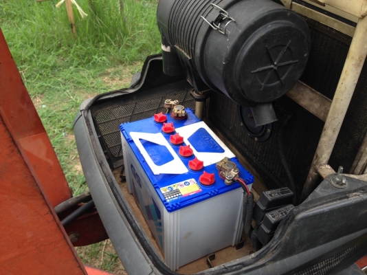 รถไถ 28 แรง เอกสารครบ   อุปกร 2 ชิ้น   ผานหน้ +ผานหลัง    พร้อมใช้ราคาเบา ฯฯฯ  140,000  บาท   วันทูคอล 098 668-3479 dtac 094 283-9369 สิทธิ์ คับ