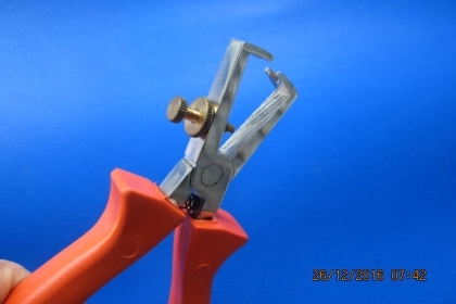 ขายคีมปอกสายไฟ OBIS MADE IN GERMANY. ใหม่เก่าเก็บ