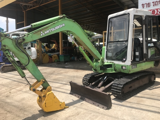 ขายรถขุด MITSUBISHI MM30 เก๋ง ราคา 350,000 บาท เก่านอก แท้ นำเข้าเอง ขายรถขุด MITSUBISHI MM30 เก๋ง ราคา 350,000 บาท เก่านอก แท้ นำเข้าเอง